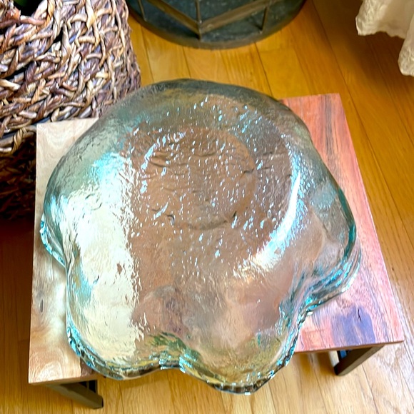 Elegant Recycled Glass Serving Bowl🏠 - Picture 8 of 11